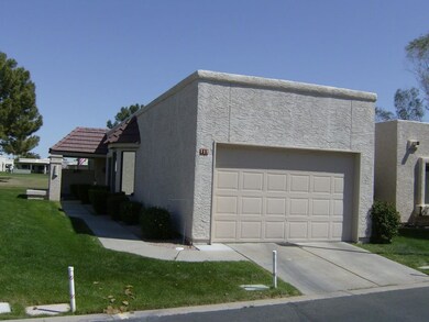 717 S Arrowwood Way unit 38, Mesa, AZ 85208 - photo 2