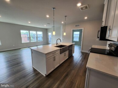 12880 Mosaic Park Way unit 4-N, Herndon, VA 20171 - photo 4