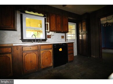 7 Amherst Dr, Pennsville, NJ 08070 - photo 4