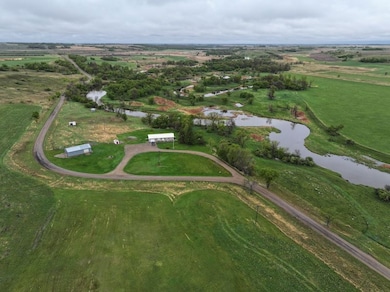 10533 24th St NE, Pekin, ND 58361 - photo 5