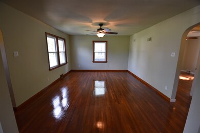 1828 Roys Ave, Elkhart, IN 46516 - photo 2