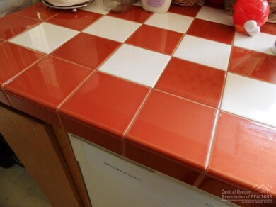 1351 SW 16th St, Redmond, OR 97756 - photo 5