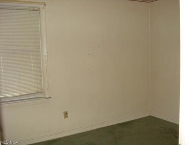 2434 E 34th St, Lorain, OH 44055 - photo 6