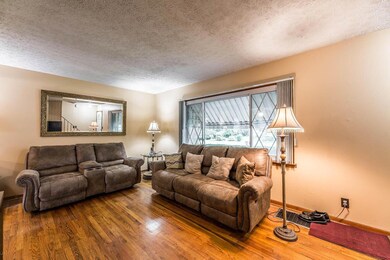 290 Robinwood Ave, Columbus, OH 43213 - photo 5