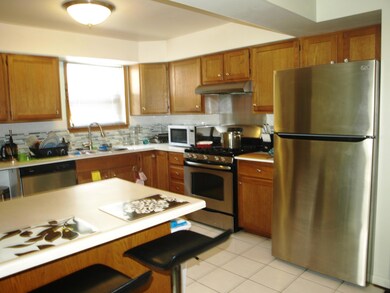 4. Kitchen2.jpg2