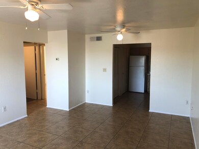 1832 N 31st Place unit 4, Phoenix, AZ 85008 - photo 2