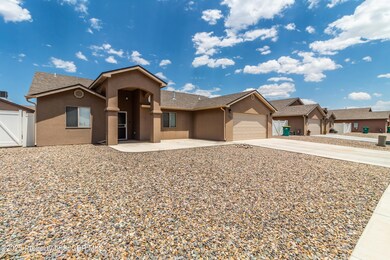 704 Jordan St, Farmington, NM 87401 - photo 2