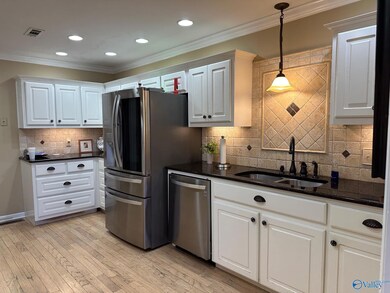 401 Lakepoint Dr, Gadsden, AL 35901 - photo 7