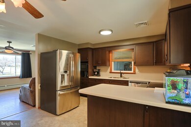 300 S Duke St, Palmyra, PA 17078 - photo 3