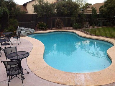 Sparkling pool to relax