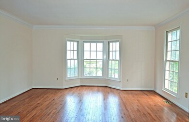 15470 Waters Creek Dr, Centreville, VA 20120 - photo 6