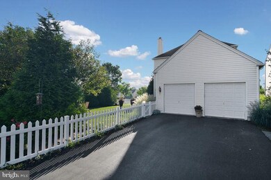 30 Croft Dr, Fountainville, PA 18923 - photo 2