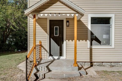 320 E 7th St, Newton, KS 67114 - photo 5