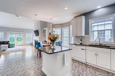 5100 Upper Mount Row New-large-006-014-K