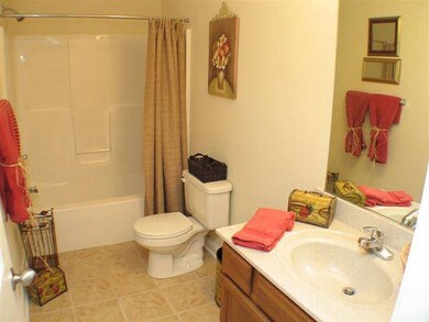 303 Royale Ct, Troy, NY 12180 - photo 7