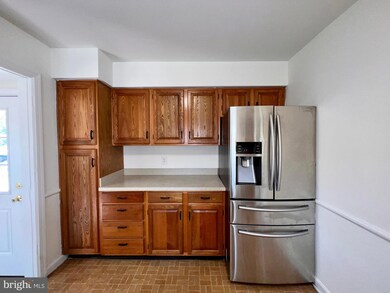 9401 Sheridan St, Lanham, MD 20706 - photo 6