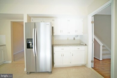 2205 Chapel Valley Ln, Lutherville Timonium, MD 21093 - photo 3