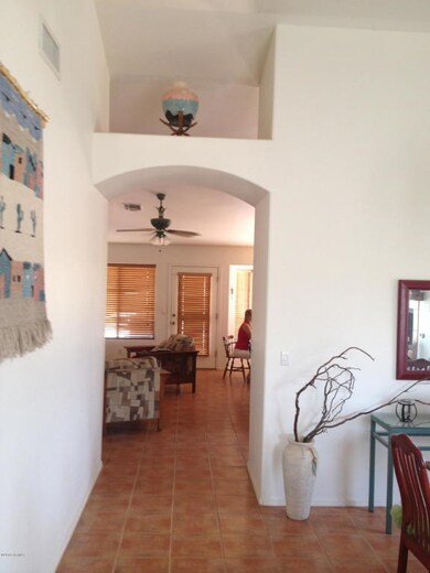Passage to Family Room/Kitchen