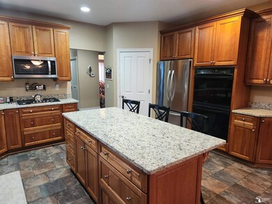 202 Orleans Ave, Monroe, MI 48162 - photo 5