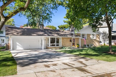 725 S Sleight St, Naperville, IL 60540 - photo 5