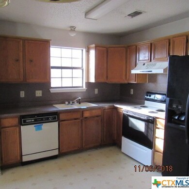 304 Texas St, Copperas Cove, TX 76522 - photo 5