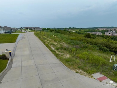 316 Ledgestone Ridge Ct, Manhattan, KS 66503 - photo 6