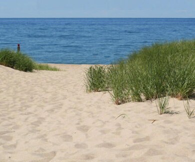 Just 3.6 miles to South Beach
