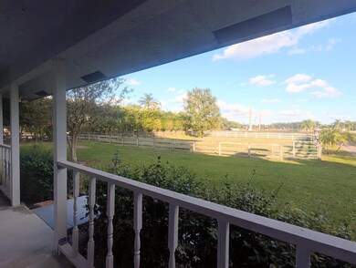 819 Cindy Circle Ln unit Apartment, Wellington, FL 33414 - photo 5