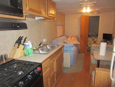 Kitchen/Living Area