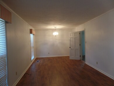 708 Summit Dr, Albany, GA 31707 - photo 2
