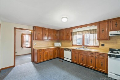 Tons of cabinets!