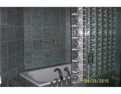 Master Bath/Spa.