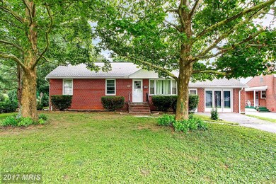 117 S Oller Ave, Waynesboro, PA 17268 - photo 2