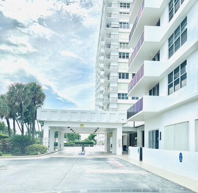 Boca Towers unit 902e, Boca Raton, FL 33431 - photo 5