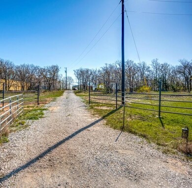1081 County Road 3555, Paradise, TX 76073 - photo 4