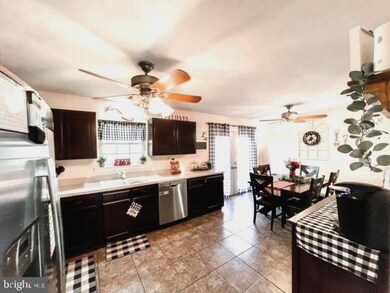 38730 Spout Run Ct, Mechanicsville, MD 20659 - photo 3