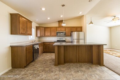 24350 N Marblehead Ave, Paulden, AZ 86334 - photo 5
