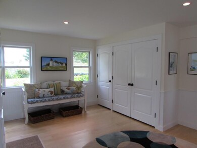 Spacious foyer with lots of closet...