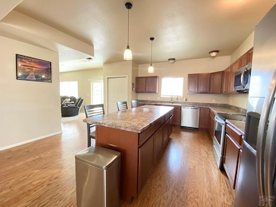 1808 Kingfisher Ln, Pueblo, CO 81008 - photo 2