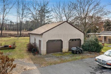 4950 Buckeye Rd, Emmaus, PA 18049 - photo 6