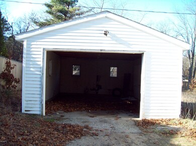 9124 Oakland Dr, Portage, MI 49024 - photo 5