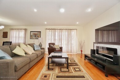 394 Leverett Ave, Staten Island, NY 10308 - photo 6