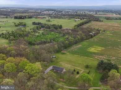 403 W Blakeley Dr, Charles Town, WV 25414 - photo 3