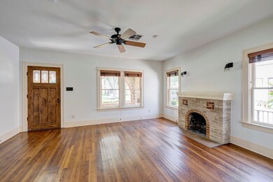 907 Redan St, Houston, TX 77009 - photo 4