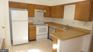 653 Glynlee Ct, Reisterstown, MD 21136 - photo 7