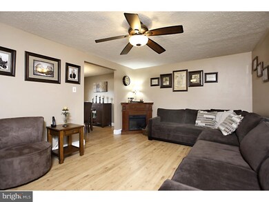 418 Musket Dr, Morrisville, PA 19067 - photo 4