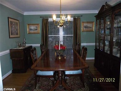 Dining Room - Beautiful wood floors!