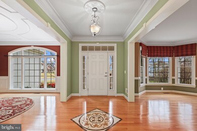 8905 Laurel Overlook Dr, Lorton, VA 22079 - photo 7