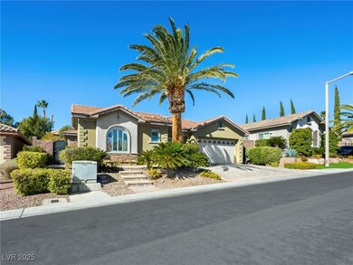 View of front of house featuring a garage, drivewa