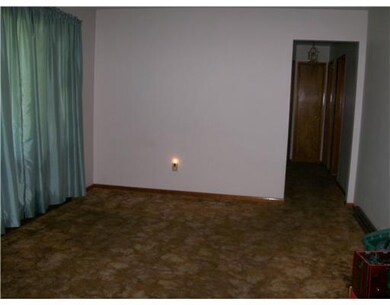 3021 Greeley Ave, Erie, PA 16506 - photo 2